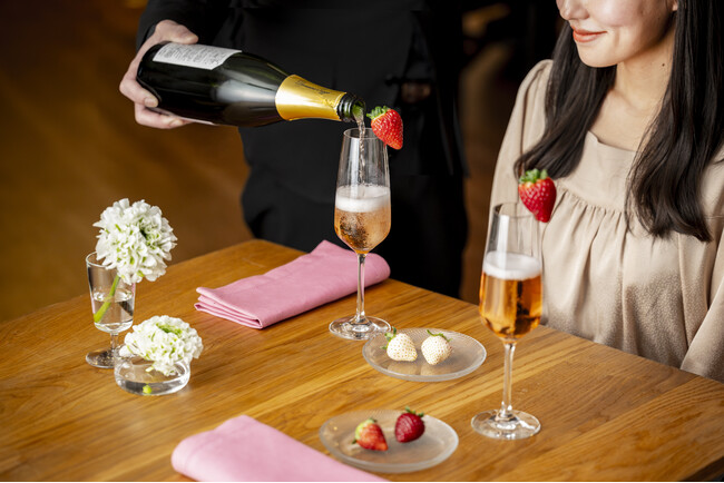 【軽井沢マリオットホテル】希少な軽井沢産いちごとNAGANO WINEのペアリングディナーコース付き宿泊プラン「Fete de la Fraise Stay」を発売