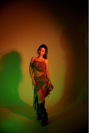 R&Bシンガーaimi、約3年ぶりの4th EP「Empower.Embrace」を本日配信リリース、リリックビデオ今夜公開