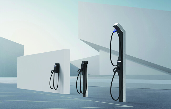 業界初、商用EV向け急速充電器「サイクリックマルチ充電器」を発表