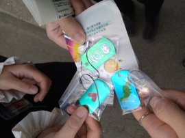 体験型コーナーも複数あります!(チタンプレート作り) 体験型コーナーも複数あります!(チタンプレート作り)