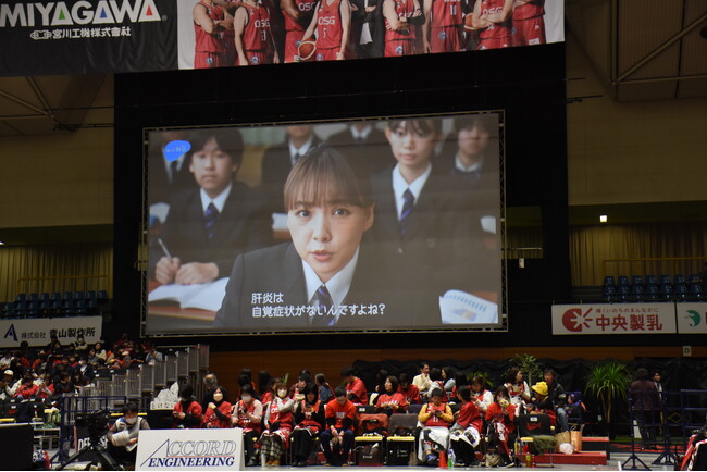演歌歌手山川豊さんが三遠ネオフェニックス試合会場で肝炎ウイルス検査の必要性訴え