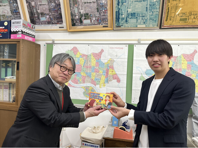 未来のエンジニアを育てる！プログラミングを楽しく学ぶボードゲーム「ダイスコードアドベンチャー」を足立区の小学校へ寄贈