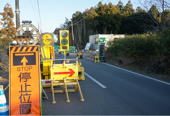 産業機械総合レンタル「レント」　交通誘導員不足の状況改善に寄与するソーラー式信号機「AIガードマンロボット信号機」取扱いを開始