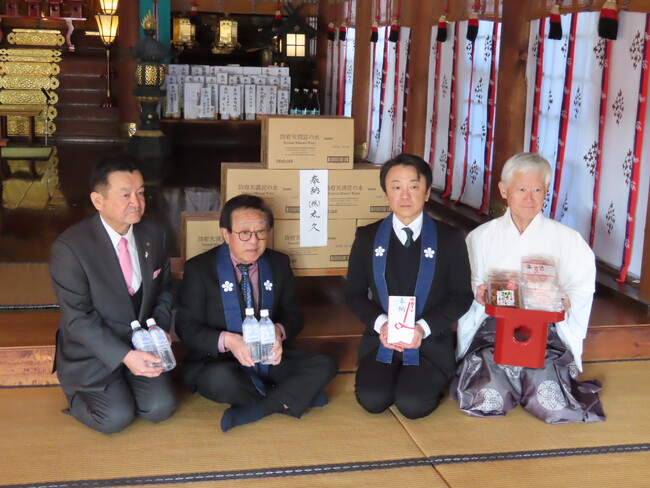 防府天満宮への災害時に対する備蓄水の寄贈及び寄付を行いました!