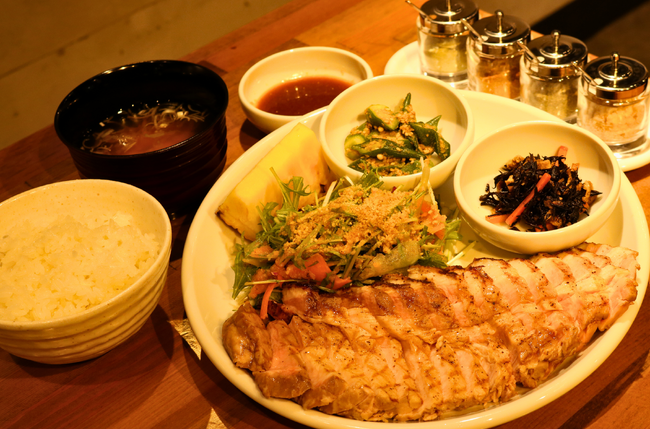 池袋「やきとん木々家」が、こだわりの’’栄養定食’’ランチを開始！
