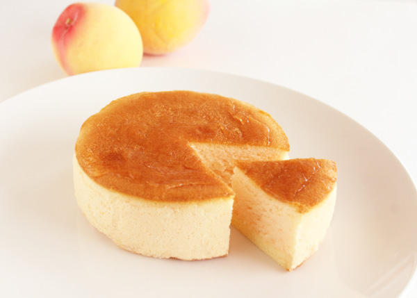 ひな祭りを華やかに彩る特別スイーツ! 「本格濃厚チーズスフレ 岡山白桃」を期間限定発売
