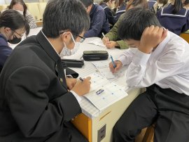 みらいノート®_0に書き込む生徒たち みらいノート®_0に書き込む生徒たち
