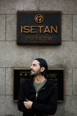 マーク・ジェイコブスが伊勢丹新宿店にサプライズ登場！RUNWAY COLLECTIONの日本再上陸に合わせて、「THE HOUSE OF MARC JACOBS」を開催中