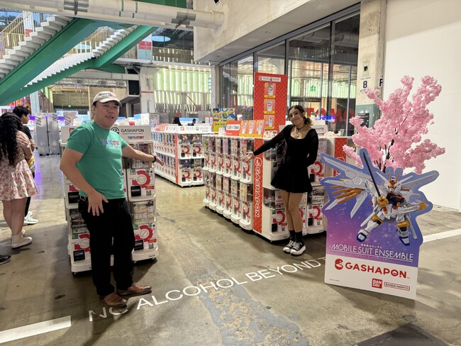 テキサスのホビーストア「TOKYO STORY」、バンダイ・マシンでガシャポン店をリニューアル・オープン