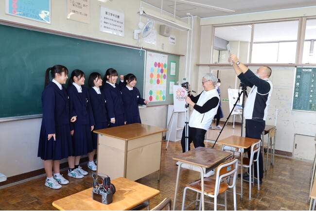 福島市立松陵中学校閉校イベントでの発表作品制作やプリントサービスで事前準備からイベント当日まで長期的にサポート～東日本大震災の復興支援活動「みんなの笑顔プロジェクト」～
