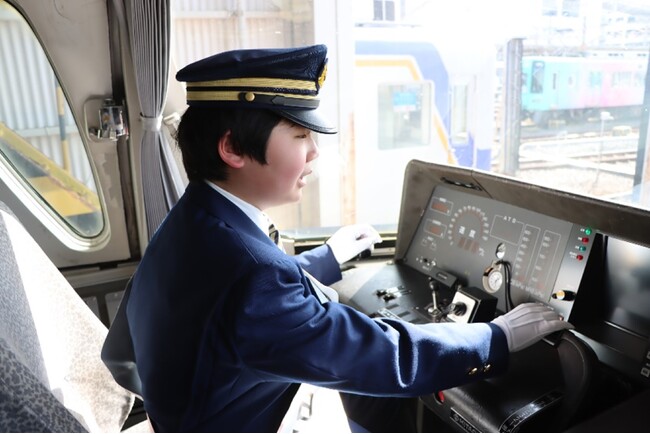 南海電鉄から特別な一日を!当社沿線の小学6年生が和歌山市駅一日駅長に!