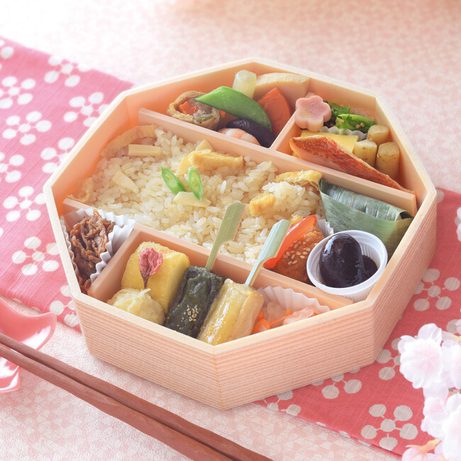 【梅の花テイクアウトショップ】お花見など季節の行楽に「春の行楽弁当」期間限定販売!