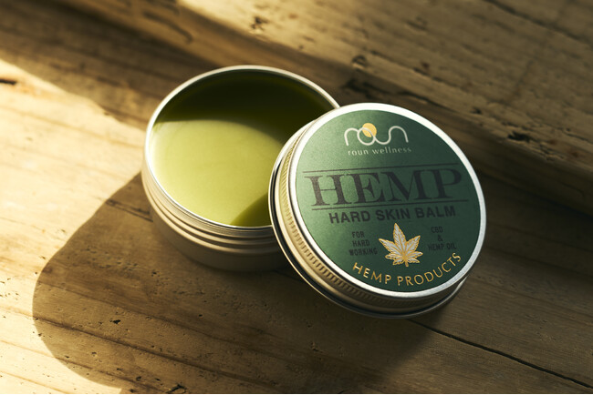 ウェルネスブランド「roun（ラウン）」より、自然とともに過ごす時間をもっと心地よくする、植物由来の万能バーム『ハードスキンバーム』新発売