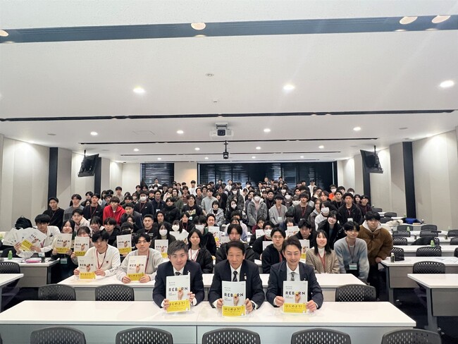 麻生公務員専門学校にてペットボトルキャップの製造方法やリサイクルの現状についての課外授業を開催