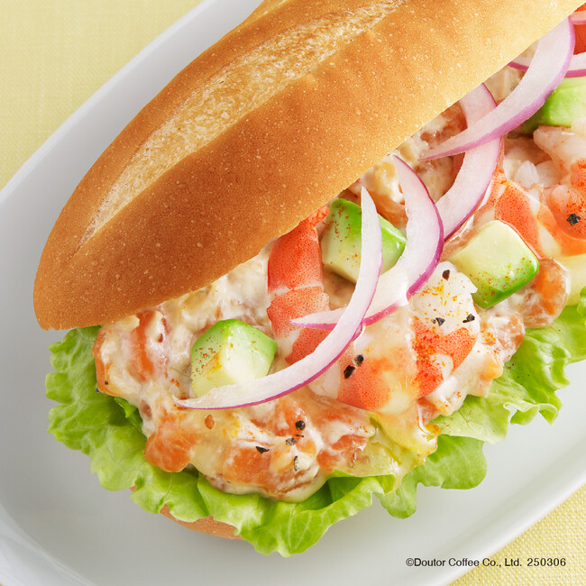 ドトールコーヒーショップで3月6日に発売　ミラノサンドBがリニューアル！　エビ・アボカド・サーモン ～爽やかレモン仕立て～