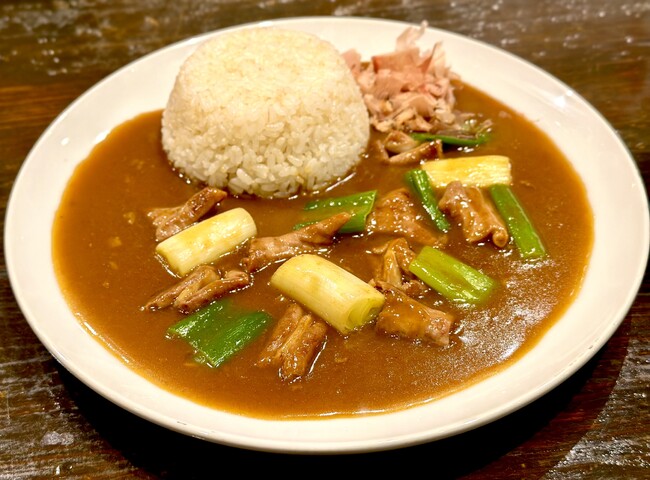 大阪100年の食文化を表現!酒粕・難波葱・ホルモン 三味一体、究極の大阪和風出汁カレー3月2日販売開始