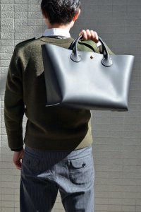 一枚革仕立て・1点モノのシンプルなレザートート＆クラッチ新色を「Uni&co.」より2/26に予約販売開始