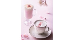 さくら通りを望むラウンジで、春色のドリンク「さくらラテ」新登場！【横浜ベイホテル東急】