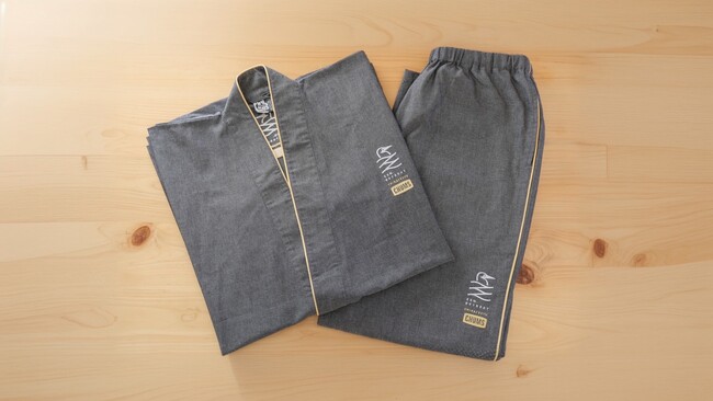 SEN.RETREAT×CHUMSがコラボ 宿でリラックスできる作務衣を製作