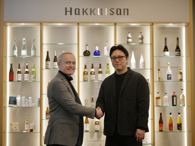「SAKEを世界飲料に」を目標とする Hakkaisan のヨーロッパ展開フランス人ソムリエ David Biraud 氏とブランドアンバサダー契約