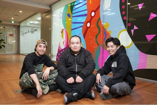 モード学園の学生がLVMHジャパンオフィスにウォールアートを制作