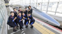 初の3社共同企画！JRグループのアテンダントと新幹線パーサーが発案の新幹線アイス「岡山県産シャインマスカット」が3/15に登場！