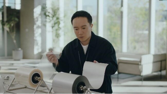 企業広告シリーズ「DNPの一面!」の新作「高機能マテリアル」篇の放送を開始