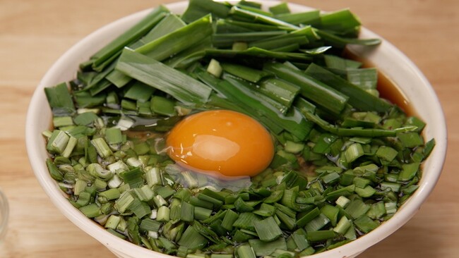 【ＢＳ日テレ】「ドランク塚地のふらっと立ち食いそば」メディア初取材！？　オープンして約半年で高田馬場の人気店に！　ニラが器を埋め尽くすたっぷりスタミナ満点そばとは！？