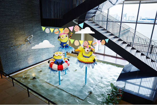 パークの人気者、ミニオンたちが春の装いイースターデコレーション