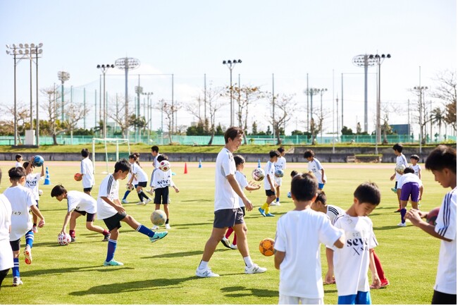 【seven × seven 石垣】サッカー元日本代表選手陣による地域の子どもたち向けサッカーイベントを開催