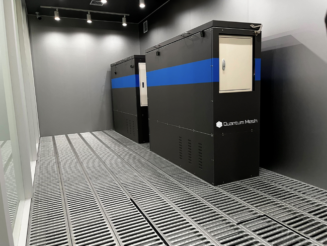 Quantum Mesh データセンター向けの高効率な液浸冷却システム『KAMUI』を独自開発、国内初（※1）の商用化へ