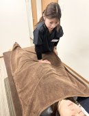 ホルモン機能改善の施術の様子 ホルモン機能改善の施術の様子