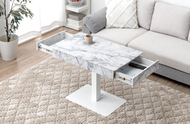 【新生活準備】収納付きで卓上をスッキリ整頓可能に!無段階昇降テーブルから引き出し付きモデルが登場