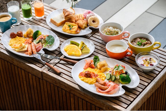 【ザ ロイヤルパーク キャンバス 大阪北浜】新しい朝食メニューで「街と、もてなす。」を体験　規格外野菜のスムージーや関西の魅力を味わう「ふりかけバー」