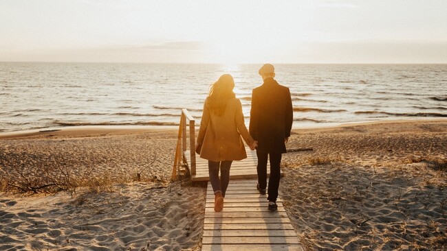 結婚後の姓、こだわる？こだわらない？ ZWEI調査で見えた意外な傾向とは