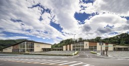 「道の駅八千穂高原」グランドオープンから約5ヶ月で来場者数30万人突破！3月下旬に開駅半年記念祭開催！