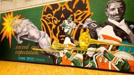 若者たちが大きな夢を諦めることの無いように。～ NFLの伝説的プレイヤー マーシャル・フォークがニューオーリンズの若者に壮大な壁画を贈る