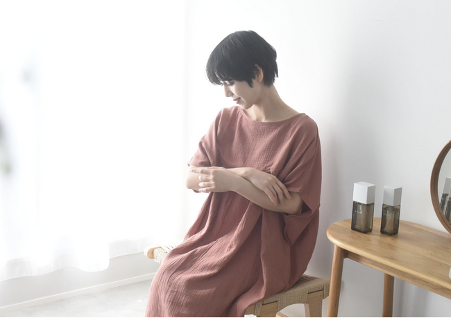 タオル代わりにバサっと着られる「湯上りガーゼワンピース」に、春の新色&ボトムスが登場!