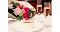 母の日はホテルのレストランでお祝いを日頃の感謝を込めて、楽しいひとときをプレゼント