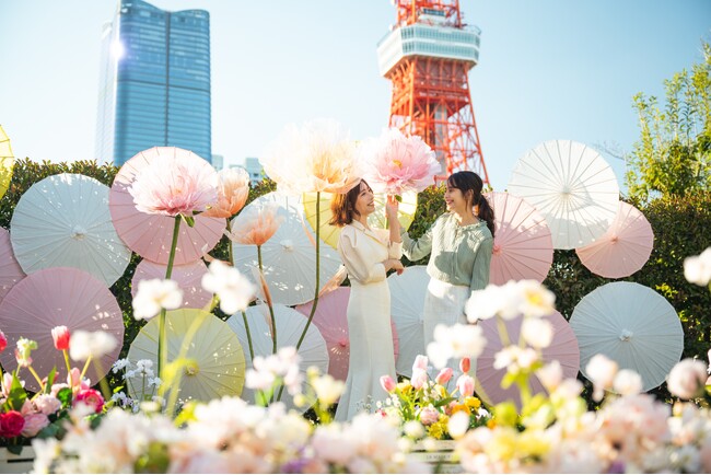 桜色の和傘やジャイアントフラワーで装飾した春花に囲まれるうららかな和空間「The TOWER BAR & CAFE」開催【ザ・プリンス パークタワー東京】