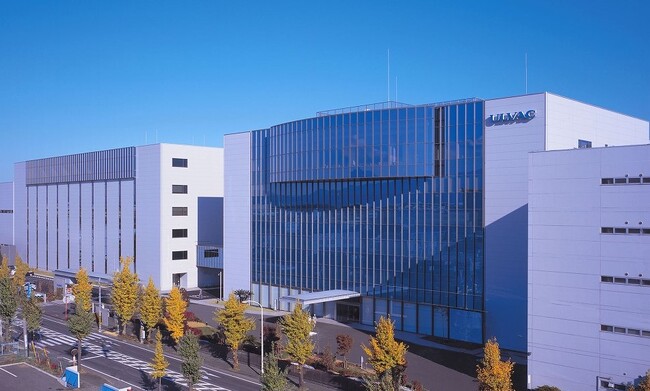 アルバック、量子コンピューター向け次世代希釈冷凍機を開発、2026年市場投入へ