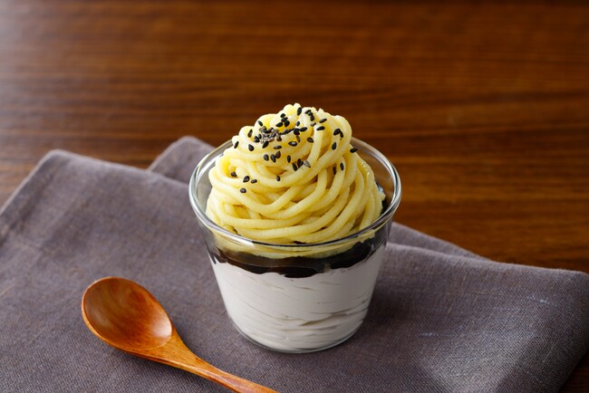 「蔵出し焼き芋かいつか」の新カフェメニューが続々登場！人気の焼き芋ソフトクリームに香ばしい黒ごまペーストで風味アップ『紅天使のモンブランソフト』