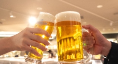 【3/24~3/31】お値段そのまま1リットルの「メガジョッキ」に変更可能！生ビールとハイボールが最大半額。『サケリスト』汐留・日本橋室町