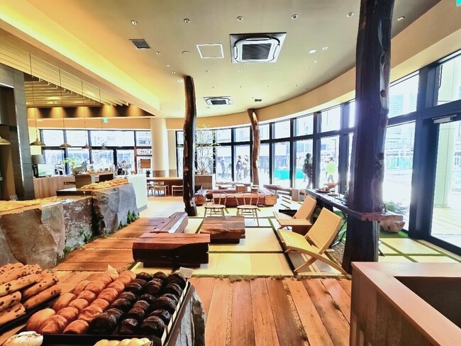 雑穀、もち米、国産米粉。パンから“ごぱん”へ！新生「R Baker（アールベイカー）」最大規模の旗艦店「うめきたグリーンプレイス店」オープン
