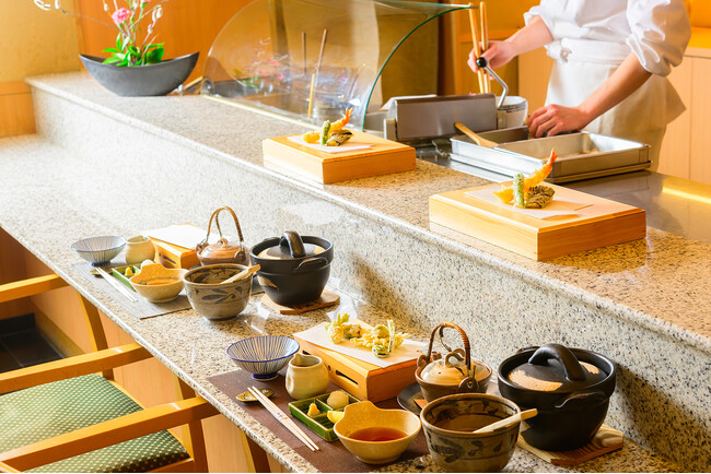 【オーセントホテル小樽】カウンターで揚げたてを愉しむ『土鍋ご飯と天婦羅御膳』ランチ