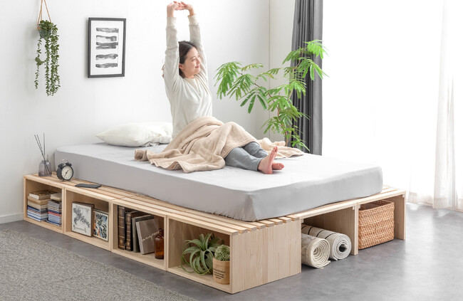 レイアウトの自由度で人気の“パレットベッド”にハイタイプが登場！空間を無駄なく活用！ベッド下を収納として活用できる新モデル