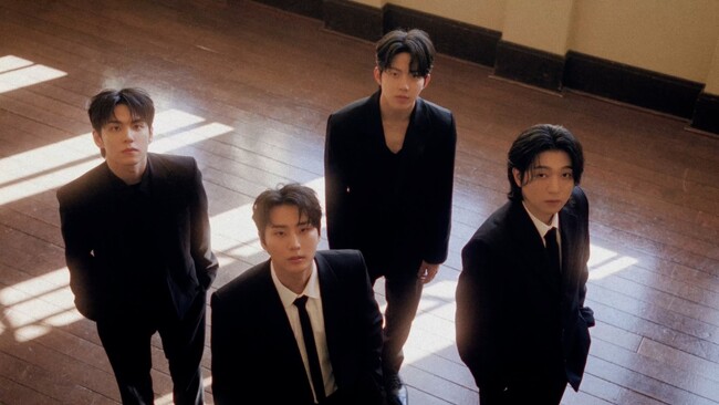 【韓国4人組バンドDAY6】K-POP”神写真集”シリーズ「DICON」の最新作に降臨！　4月4日から光文社にて発売開始