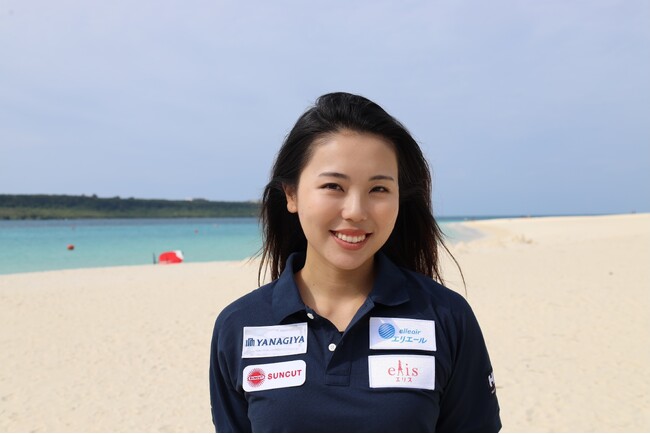 ウインドサーフィンiQFOiL(アイキューフォイル)級 強化選手※1　夢への挑戦を続ける新嶋莉奈選手と所属契約を更新