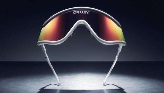 オークリー、限定版MUZM EYESHADEを発表: 40年以上の時を超え、スポーツアイウェアの原点となった伝説のモデルが復刻