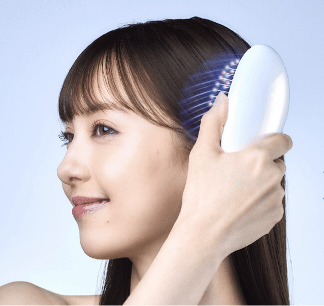miniで叶える艶髪リフトケア「EMS Brush Air mini」を3月14日に発売しました。